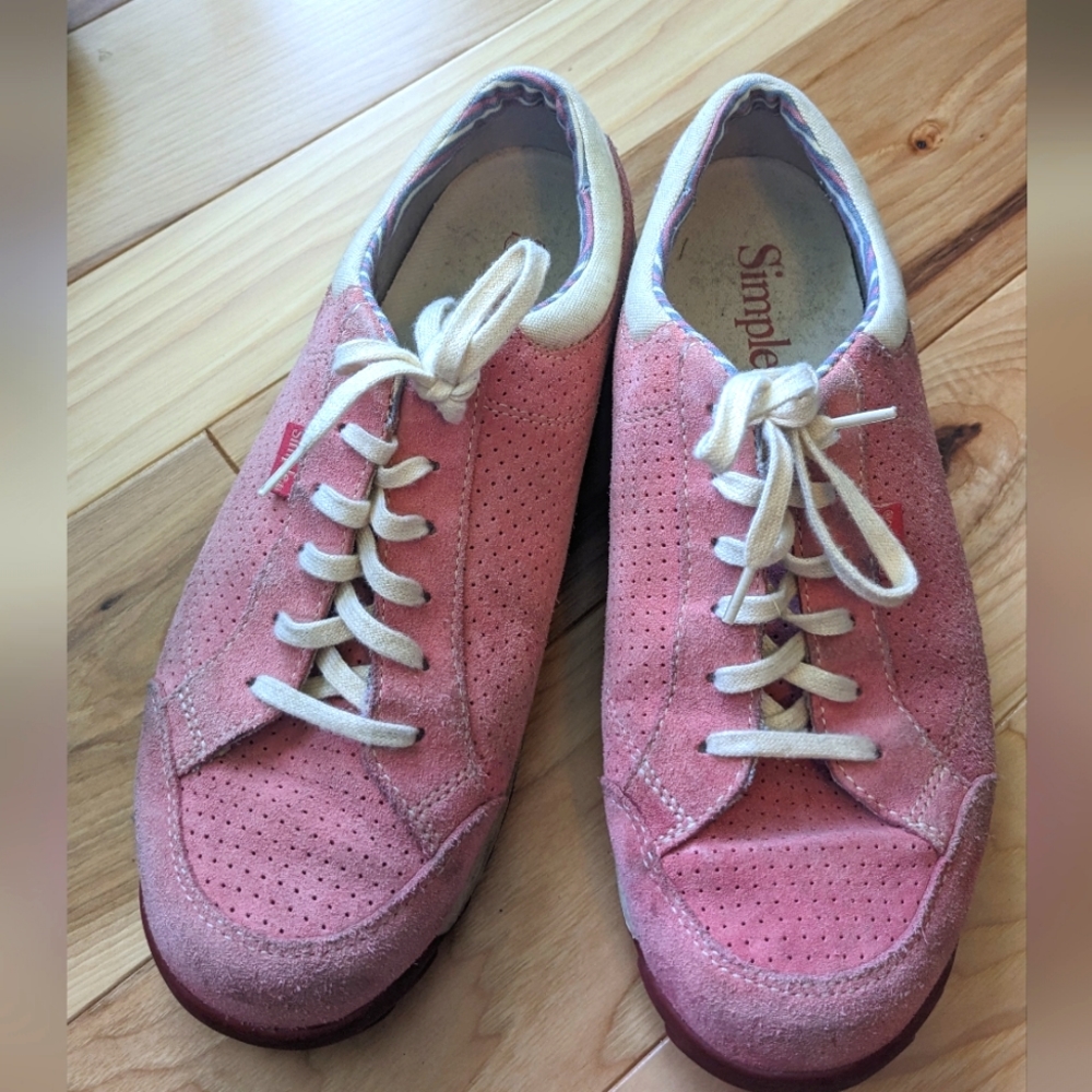 Women's Simple pink suede sneakers size 10